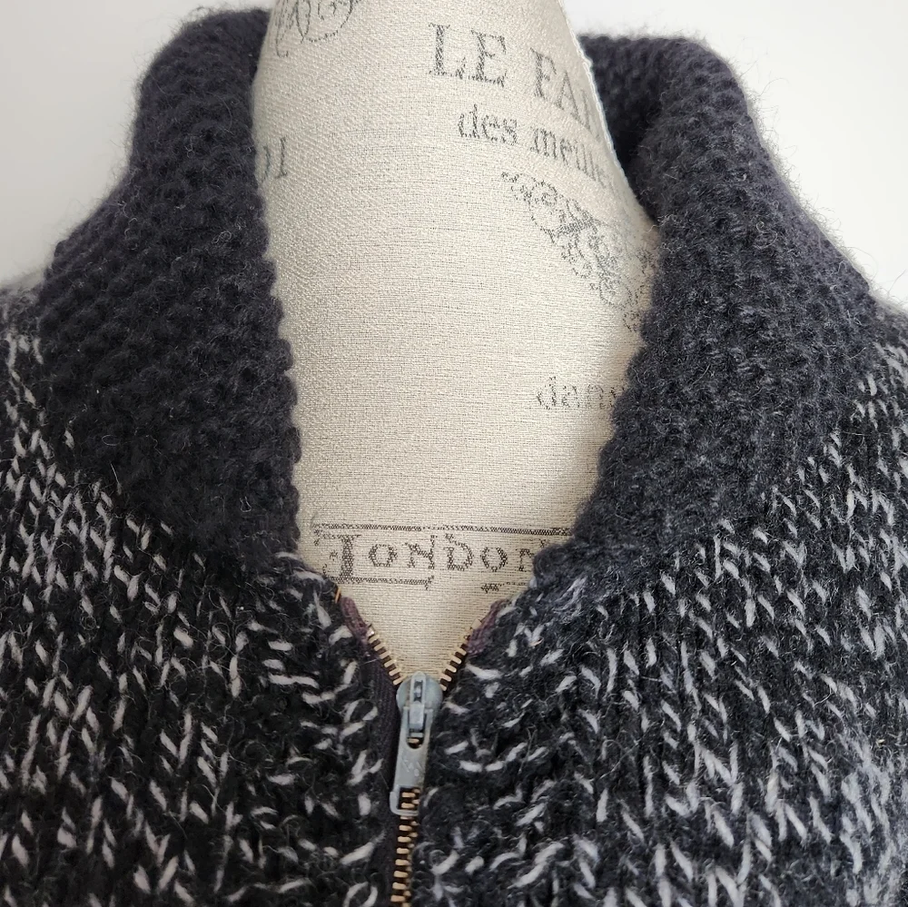 Bird Tulip Zipup Cowichan Cardigan - Picture 6 of 11